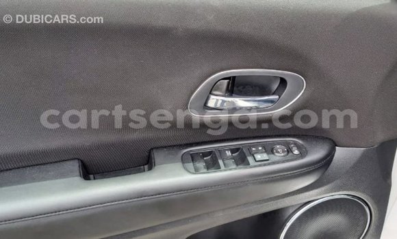 Buy Import Honda C White Bike in Import - Dubai in Hhohho Buy Import Honda C White Bike in Import - Dubai in Hhohho