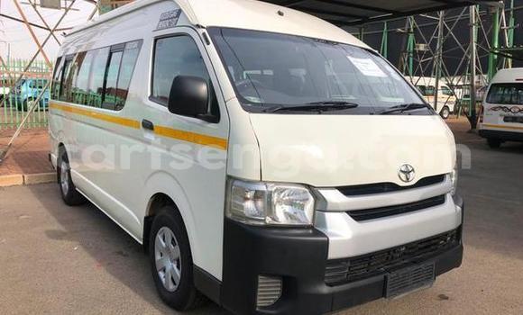 Acheter Occasion Voiture Toyota iQ Blanc à Big Bend, Lubombo Acheter Occasion Voiture Toyota iQ Blanc à Big Bend, Lubombo