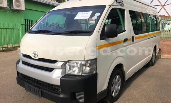 Acheter Occasion Voiture Toyota iQ Blanc à Big Bend, Lubombo Acheter Occasion Voiture Toyota iQ Blanc à Big Bend, Lubombo
