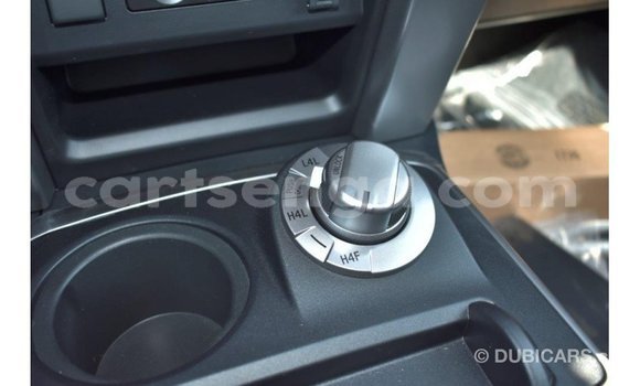 Buy Import Toyota 4Runner White Car in Import - Dubai in Hhohho Buy Import Toyota 4Runner White Car in Import - Dubai in Hhohho