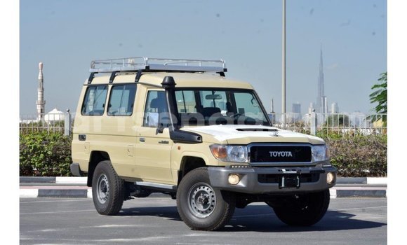 Buy Import Toyota Land Cruiser Beige Car in Import - Dubai in Hhohho Buy Import Toyota Land Cruiser Beige Car in Import - Dubai in Hhohho