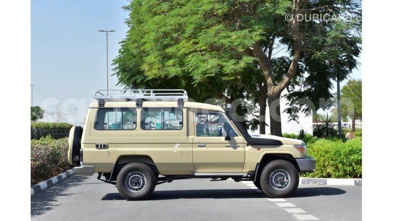 Big with watermark toyota land cruiser hhohho import dubai 17107