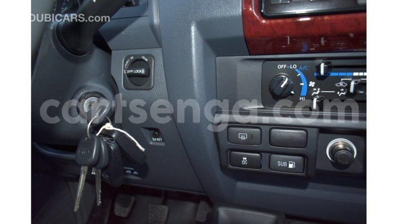 Big with watermark toyota land cruiser hhohho import dubai 17107