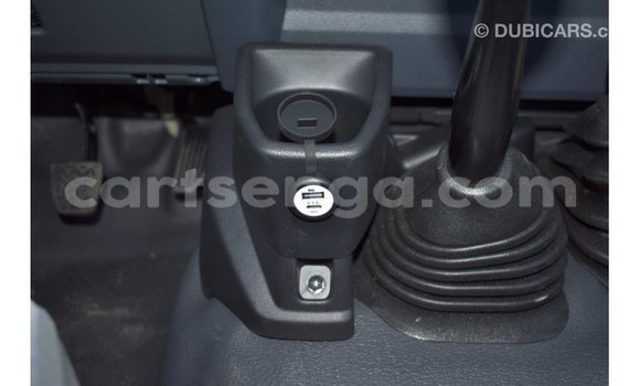 Buy Import Toyota Land Cruiser Beige Car in Import - Dubai in Hhohho Buy Import Toyota Land Cruiser Beige Car in Import - Dubai in Hhohho