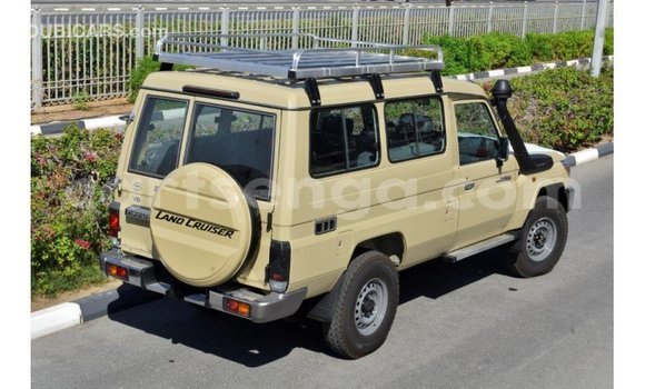 Buy Import Toyota Land Cruiser Beige Car in Import - Dubai in Hhohho Buy Import Toyota Land Cruiser Beige Car in Import - Dubai in Hhohho