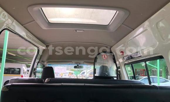 Acheter Occasion Voiture Toyota iQ Blanc à Big Bend, Lubombo Acheter Occasion Voiture Toyota iQ Blanc à Big Bend, Lubombo