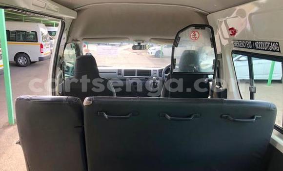 Acheter Occasion Voiture Toyota iQ Blanc à Big Bend, Lubombo Acheter Occasion Voiture Toyota iQ Blanc à Big Bend, Lubombo