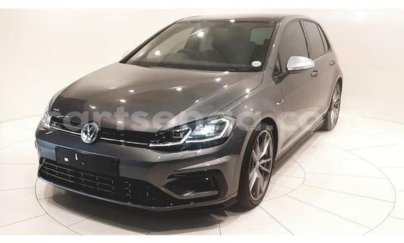 Nunua Ilio tumika Volkswagen Golf R Black Gari ndani ya Mbabane nchini Manzini Nunua Ilio tumika Volkswagen Golf R Black Gari ndani ya Mbabane nchini Manzini