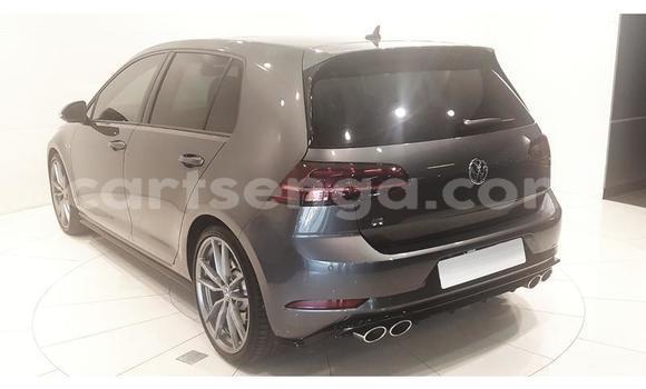 Nunua Ilio tumika Volkswagen Golf R Black Gari ndani ya Mbabane nchini Manzini Nunua Ilio tumika Volkswagen Golf R Black Gari ndani ya Mbabane nchini Manzini
