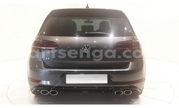 Nunua Ilio tumika Volkswagen Golf R Black Gari ndani ya Mbabane nchini Manzini Nunua Ilio tumika Volkswagen Golf R Black Gari ndani ya Mbabane nchini Manzini