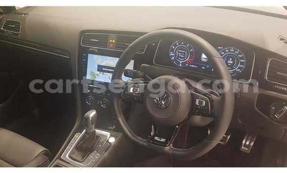 Nunua Ilio tumika Volkswagen Golf R Black Gari ndani ya Mbabane nchini Manzini Nunua Ilio tumika Volkswagen Golf R Black Gari ndani ya Mbabane nchini Manzini