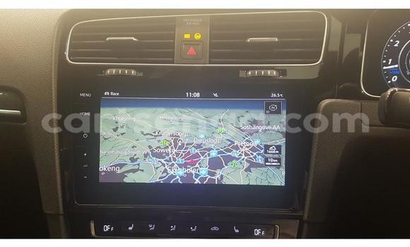 Nunua Ilio tumika Volkswagen Golf R Black Gari ndani ya Mbabane nchini Manzini Nunua Ilio tumika Volkswagen Golf R Black Gari ndani ya Mbabane nchini Manzini