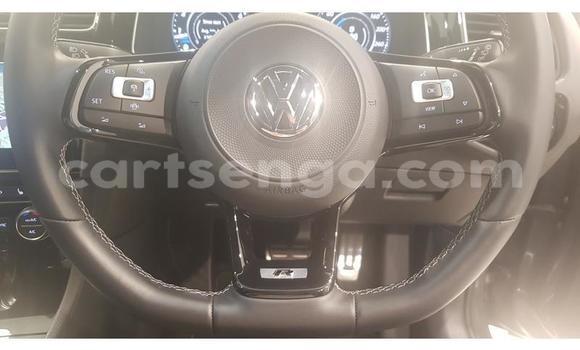 Nunua Ilio tumika Volkswagen Golf R Black Gari ndani ya Mbabane nchini Manzini Nunua Ilio tumika Volkswagen Golf R Black Gari ndani ya Mbabane nchini Manzini