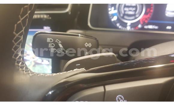 Nunua Ilio tumika Volkswagen Golf R Black Gari ndani ya Mbabane nchini Manzini Nunua Ilio tumika Volkswagen Golf R Black Gari ndani ya Mbabane nchini Manzini