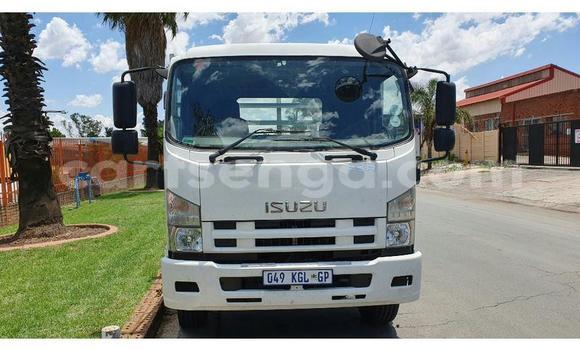 Nunua Ilio tumika Isuzu FTR 850 White Lori ndani ya Ezulwini nchini Hhohho Nunua Ilio tumika Isuzu FTR 850 White Lori ndani ya Ezulwini nchini Hhohho