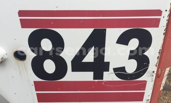 Nunua Ilio tumika Caterpillar 120 White Lori ndani ya Ezulwini nchini Hhohho Nunua Ilio tumika Caterpillar 120 White Lori ndani ya Ezulwini nchini Hhohho