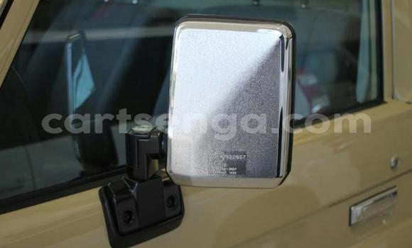 Nunua Ilio tumika Toyota Land Cruiser Beige Gari ndani ya Hlatikulu nchini Wilaya ya Shiselweni Nunua Ilio tumika Toyota Land Cruiser Beige Gari ndani ya Hlatikulu nchini Wilaya ya Shiselweni