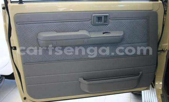 Nunua Ilio tumika Toyota Land Cruiser Beige Gari ndani ya Hlatikulu nchini Wilaya ya Shiselweni Nunua Ilio tumika Toyota Land Cruiser Beige Gari ndani ya Hlatikulu nchini Wilaya ya Shiselweni