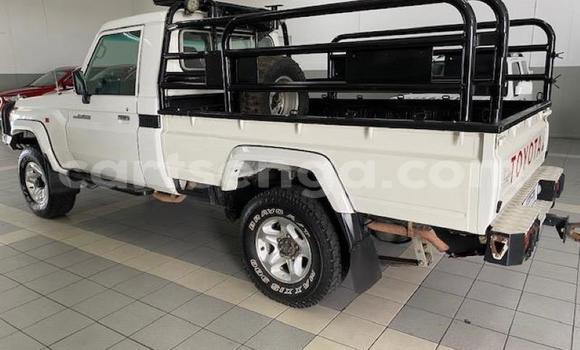 Nunua Ilio tumika Toyota Land Cruiser White Gari ndani ya Bulembu nchini Hhohho Nunua Ilio tumika Toyota Land Cruiser White Gari ndani ya Bulembu nchini Hhohho
