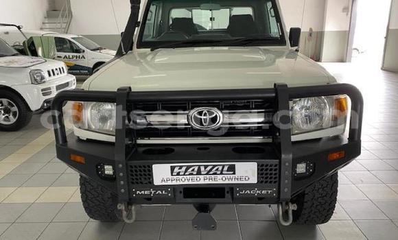 Nunua Ilio tumika Toyota Land Cruiser White Gari ndani ya Bulembu nchini Hhohho Nunua Ilio tumika Toyota Land Cruiser White Gari ndani ya Bulembu nchini Hhohho