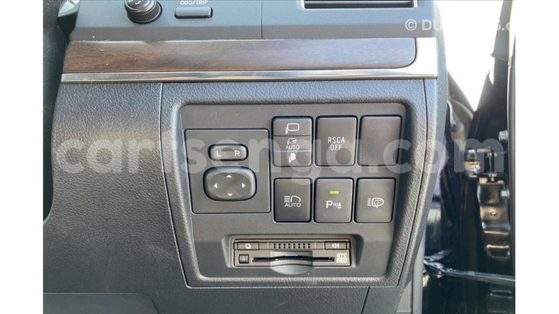 Big with watermark toyota land cruiser hhohho import dubai 17119