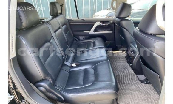 Nunua Imported Toyota Land Cruiser Black Gari ndani ya Import - Dubai nchini Hhohho Nunua Imported Toyota Land Cruiser Black Gari ndani ya Import - Dubai nchini Hhohho