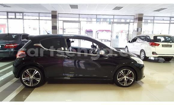 Nunua Ilio tumika Peugeot 208 GTi Black Gari ndani ya Mbabane nchini Manzini Nunua Ilio tumika Peugeot 208 GTi Black Gari ndani ya Mbabane nchini Manzini