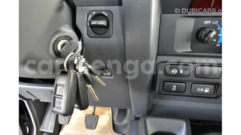 Big with watermark toyota land cruiser hhohho import dubai 17132