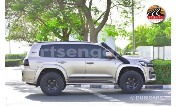 Buy Import Toyota Land Cruiser Other Car in Import - Dubai in Hhohho Buy Import Toyota Land Cruiser Other Car in Import - Dubai in Hhohho