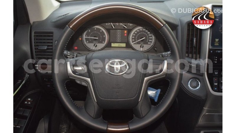 Big with watermark toyota land cruiser hhohho import dubai 17133