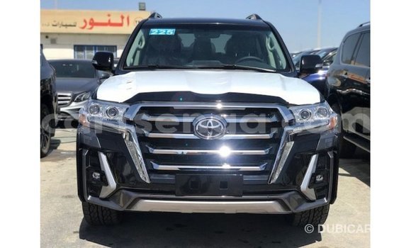 Acheter Import Voiture Toyota Land Cruiser Noir à Import - Dubai, Hhohho Acheter Import Voiture Toyota Land Cruiser Noir à Import - Dubai, Hhohho