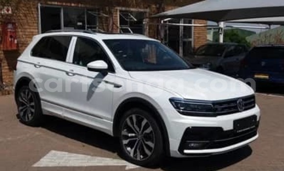 Nunua Ilio tumika Volkswagen Tiguan White Gari ndani ya Malkerns nchini Manzini Nunua Ilio tumika Volkswagen Tiguan White Gari ndani ya Malkerns nchini Manzini