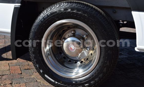 Buy Used Mercedes‒Benz Esprit White Car in Big Bend in Lubombo Buy Used Mercedes‒Benz Esprit White Car in Big Bend in Lubombo