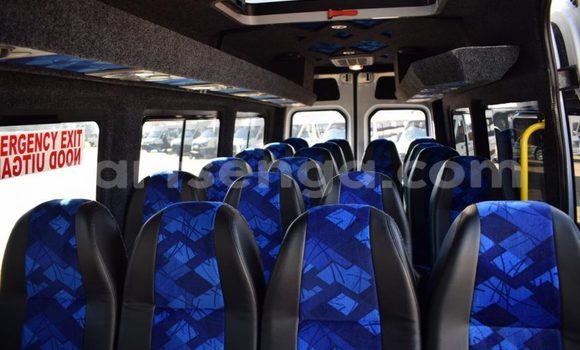 Buy Used Mercedes‒Benz Esprit White Car in Big Bend in Lubombo Buy Used Mercedes‒Benz Esprit White Car in Big Bend in Lubombo