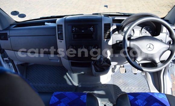 Buy Used Mercedes‒Benz Esprit White Car in Big Bend in Lubombo Buy Used Mercedes‒Benz Esprit White Car in Big Bend in Lubombo