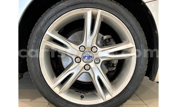 Nunua Ilio tumika Volvo S60 Silver Gari ndani ya Mbabane nchini Manzini Nunua Ilio tumika Volvo S60 Silver Gari ndani ya Mbabane nchini Manzini