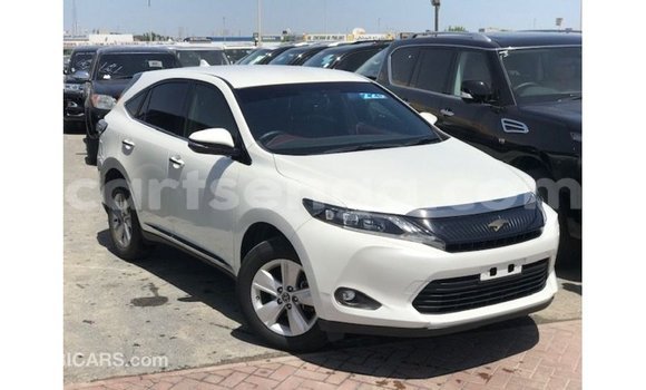 Nunua Imported Toyota Harrier White Gari ndani ya Import - Dubai nchini Hhohho Nunua Imported Toyota Harrier White Gari ndani ya Import - Dubai nchini Hhohho