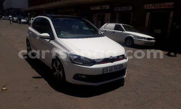 Buy Used Volkswagen Polo White Car in Bhunya in Manzini Buy Used Volkswagen Polo White Car in Bhunya in Manzini