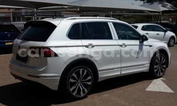 Nunua Ilio tumika Volkswagen Tiguan White Gari ndani ya Malkerns nchini Manzini Nunua Ilio tumika Volkswagen Tiguan White Gari ndani ya Malkerns nchini Manzini