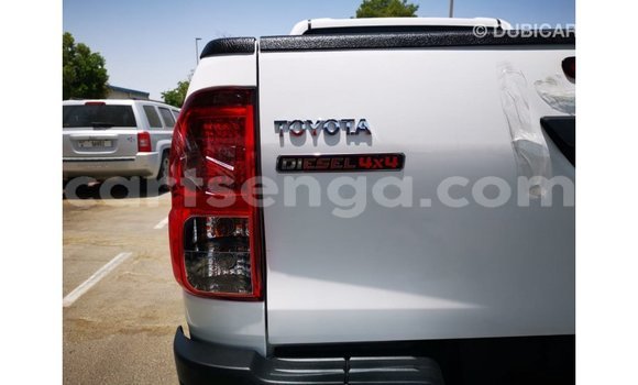 Acheter Import Voiture Toyota Hilux Blanc à Import - Dubai, Hhohho Acheter Import Voiture Toyota Hilux Blanc à Import - Dubai, Hhohho