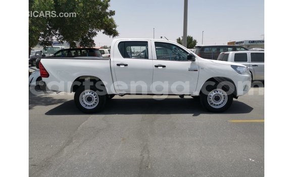 Acheter Import Voiture Toyota Hilux Blanc à Import - Dubai, Hhohho Acheter Import Voiture Toyota Hilux Blanc à Import - Dubai, Hhohho