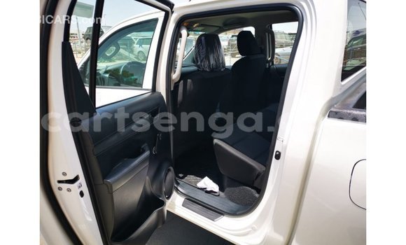 Acheter Import Voiture Toyota Hilux Blanc à Import - Dubai, Hhohho Acheter Import Voiture Toyota Hilux Blanc à Import - Dubai, Hhohho