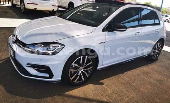 Acheter Occasion Voiture Volkswagen Golf R Blanc à Mbabane, Manzini Acheter Occasion Voiture Volkswagen Golf R Blanc à Mbabane, Manzini