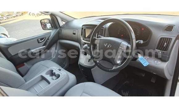 Acheter Occasion Voiture Hyundai H1 Blanc à Mbabane, Manzini Acheter Occasion Voiture Hyundai H1 Blanc à Mbabane, Manzini