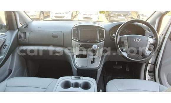 Acheter Occasion Voiture Hyundai H1 Blanc à Mbabane, Manzini Acheter Occasion Voiture Hyundai H1 Blanc à Mbabane, Manzini