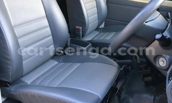 Buy Used Toyota Land Cruiser Beige Car in Ezulwini in Hhohho Buy Used Toyota Land Cruiser Beige Car in Ezulwini in Hhohho