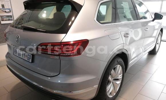 Nunua Ilio tumika Volkswagen Touareg Silver Gari ndani ya Mbabane nchini Manzini Nunua Ilio tumika Volkswagen Touareg Silver Gari ndani ya Mbabane nchini Manzini
