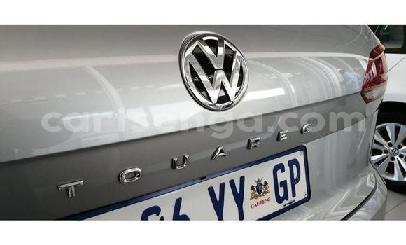 Nunua Ilio tumika Volkswagen Touareg Silver Gari ndani ya Mbabane nchini Manzini Nunua Ilio tumika Volkswagen Touareg Silver Gari ndani ya Mbabane nchini Manzini