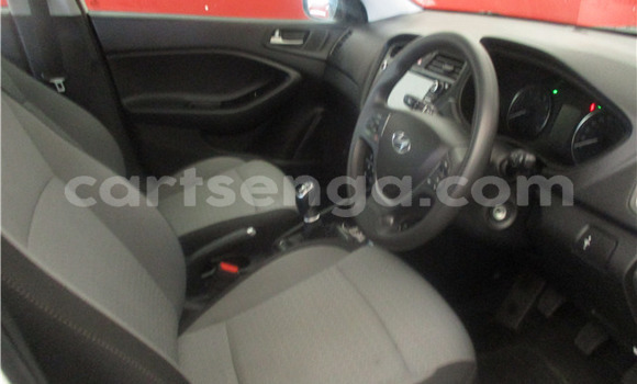 Acheter Occasion Voiture Hyundai i20 Blanc à Bhunya, Manzini Acheter Occasion Voiture Hyundai i20 Blanc à Bhunya, Manzini