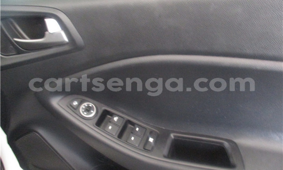 Acheter Occasion Voiture Hyundai i20 Blanc à Bhunya, Manzini Acheter Occasion Voiture Hyundai i20 Blanc à Bhunya, Manzini